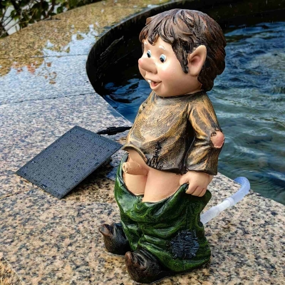 Peeing little boy Solar Fountain Water Resin Crafts Solar Panel