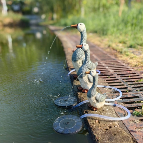 The goose Family solar fountain water decoration resin crafts animal resin ornaments