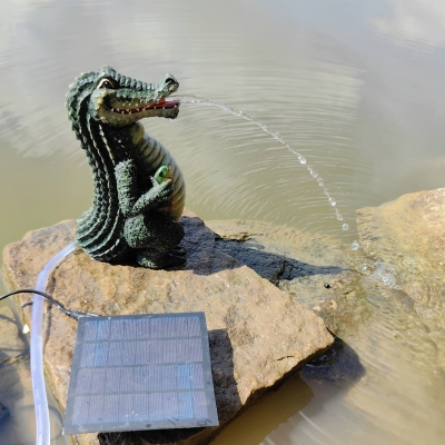 The Standing Crocodile solar fountain water decoration resin crafts animal resin ornaments