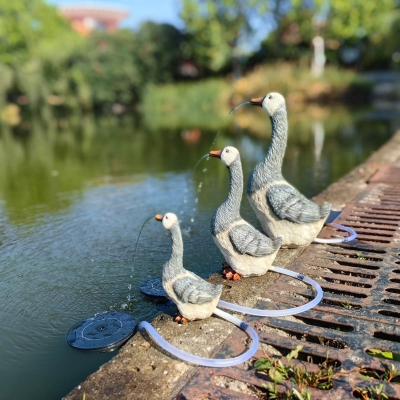 The goose Family solar fountain water decoration resin crafts animal resin ornaments